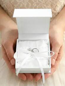 1pc Personalized Name & Date Ring Pillow With Box, Customized Elegant White Ring Box, Customized Pleated Wedding Ring Pillow With Bow, Elegant Tulle Pleats, Suitable For Engagement, Proposal, Anniversary Ceremony And Gifts - White - View 3