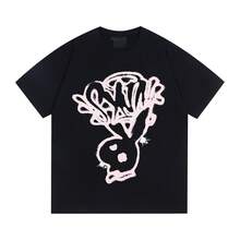 Unisex Short-Sleeved T-Shirt In Pure Cotton With A Pink Rabbit Graffiti Print From The Fashion Brand SYNAWORLD. Luxury T-Shirts, Tops, Fashion Tees. - 黑色 - 查看 4