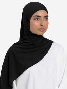 1 st enfärgad slip-on stickad muslimsk hijab, mjuk modal omedelbar wrap-huvudduk, vardagsstil - Svart - Visa 2