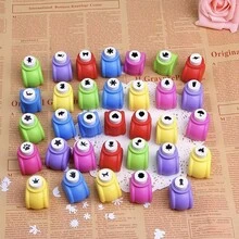2/6/12pcs Mini Hole Puncher Set, Mixed Color Portable Manual Hole Punchers, DIY Scrapbooking Card Making School Office Craft Supplies - Multicolor - View 8