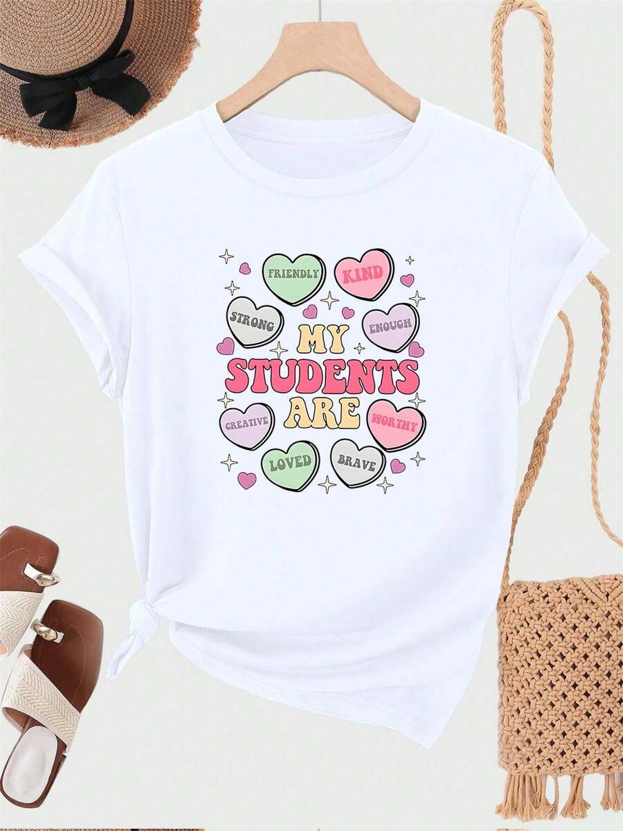 TrendyCamiseta informal de San Valentín para mujer: "Mi Amor", cuello redondo y manga corta con estampado de corazones de colores. Estilo cómodo para las cuatro estaciones. Diseño gráfico di - Blanco - Ver 1
