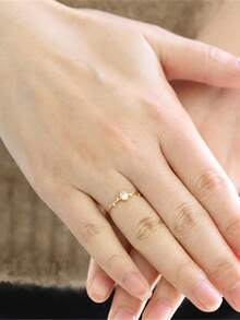 1件優雅立方氧化鋯戒指，適合女性佩戴，適用於婚禮、訂婚、週年慶祝派對、情人節禮物 - 金黃色 - 查看 5