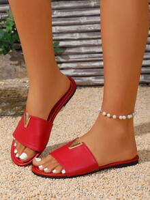 WTKMRSSTEP Solid Color V-Shaped Metal Logo Flat Sandals, Minimalist Open Toe Women's Slides, Versatile Casual Summer Sandals For Outings And Shopping - Red - View 3