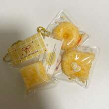 1件炸酥餅吐司系列逼真食物裝飾品，裝飾性鑰匙圈吊飾，桌面裝飾收藏品，適合青少年與成人，生日節日派對禮物，隨機卡頭款 - 彩色 - 查看 3
