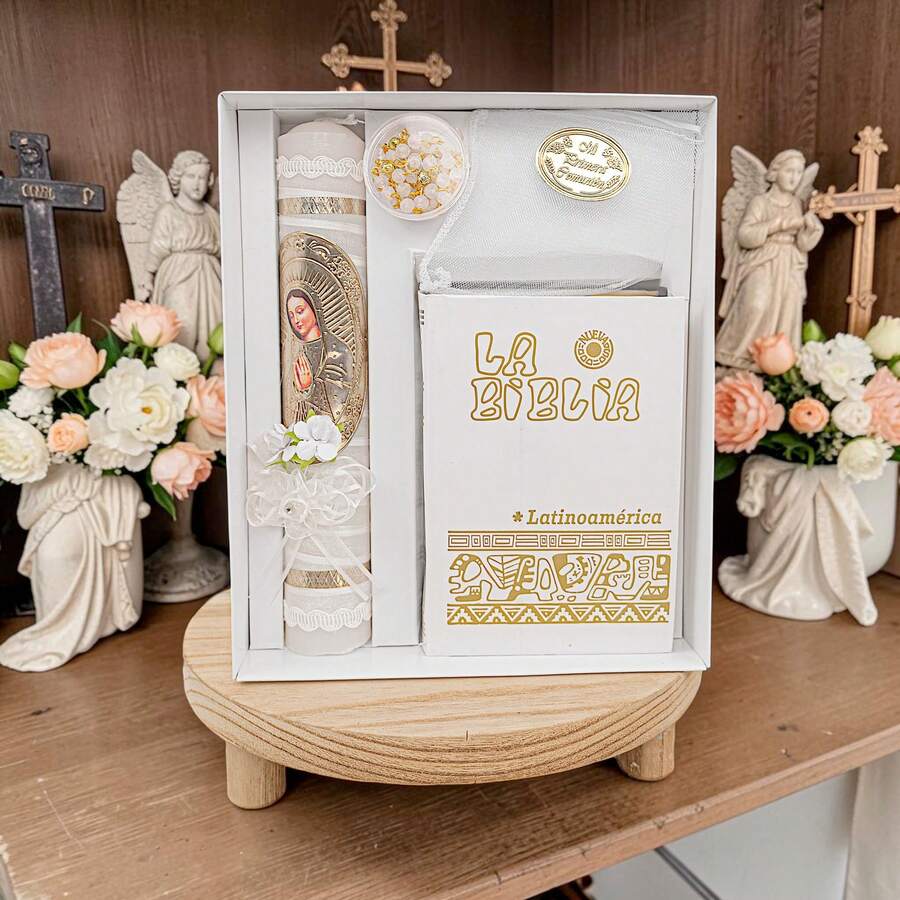 SMK Ceremonias Kit Vela Primera Comunión 18 Virgen Guadalupe con Encaje Fino, Rosario Dorado, Biblia Latinoamericana y Limosnero - 1PC - Ver 1