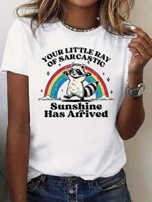 Camiseta negra con gr£fico de mapache arco■ris lindo: "Tu pequeo rayo de sol sarc£stico ha gado" - Camiseta gr£ficara mujer, atuendos de verano casuales - Blanco - Ver 2