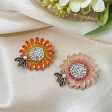 2pcs Enamel Sunflower Brooch High-End Women's Exquisite Bee Daisy Brooch Niche Design Brooch Suit Accessory - Multicolor - View 3