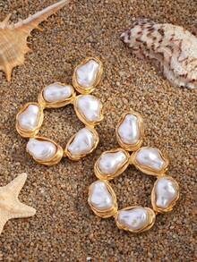 1 Pair Unique Vintage Asymmetric Baroque Style Faux Pearl Hoop Earrings, Luxurious Metal Edge Women's Earrings, Suitable For Beach Vacation, Party, Date, Dinner, Photography, Exaggerated Ear Jewelry - Multicolor - View 4