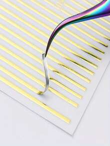 2 fogli 52 pezzi Adesivi per unghie fai-da-te a righe oro e argento metallizzati con motivi geometrici e a onde, decalcomanie per arte di unghie autoadesive e trasferibili, forniture per unghie, adesivi per unghie a righe 3D oro e argento, nastro metallico a righe, decalcomanie per arte di unghie di varie dimensioni - Dorato - Visualizzare 6