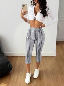 AITYI Studio Leggings Capri de Cintura Alta con Estampado Geométrico Retro Negro y Blanco para Mujer, Pantalones Cortos Casuales de Verano Elásticos y Ajustados Estilo Y2K Streetwear con Gráfico - Multicolor - Ver 7