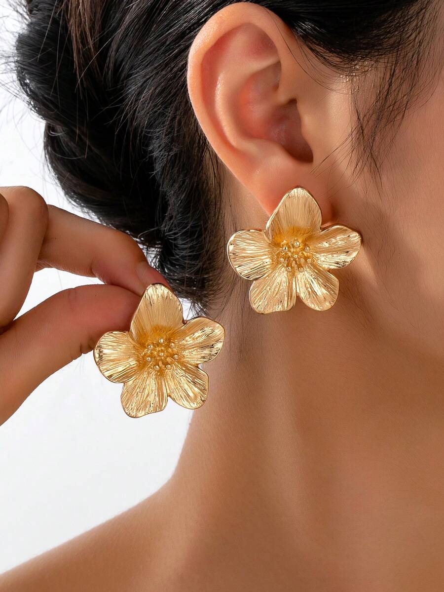 1 Pair Popular Versatile Vintage Floral Elegant Stud Earrings - Golden - View 1