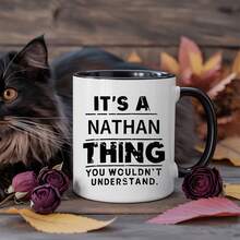 [Se envía en 24 horas desde México]Taza de cerámica Nathan Thing' con diseño innovador, audaz y elegante - Adopta tu estilo único, segura para usar en lavavajillas o como regalo para otros. - Imagen 1 pieza - Ver 2