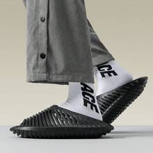 Men's Fashion Slippers, New UFO Style Men's Slide Sandals Anti-Slip Indoor Home Couple Slippers, Casual Comfortable EVA Material Slide Slippers, Gradient Color Design Suitable For Home, Outdoor, Beach, Bathroom Wear, Holiday Gift - Black - View 3