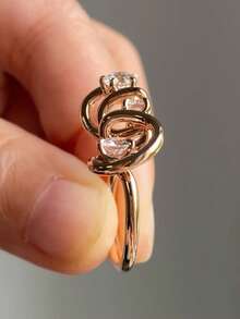1 pezzo Anello di design di nicchia asimmetrico e curvo avvolgente in oro rosa, anello da dito di lusso con 3 pietre di diamanti scintillanti stile blogger versatile per pendolarismo e appuntamenti, gioiello per feste e anniversari, accessorio raffinato da regalo per la fidanzata e la migliore amica - Dorato - Visualizzare 5