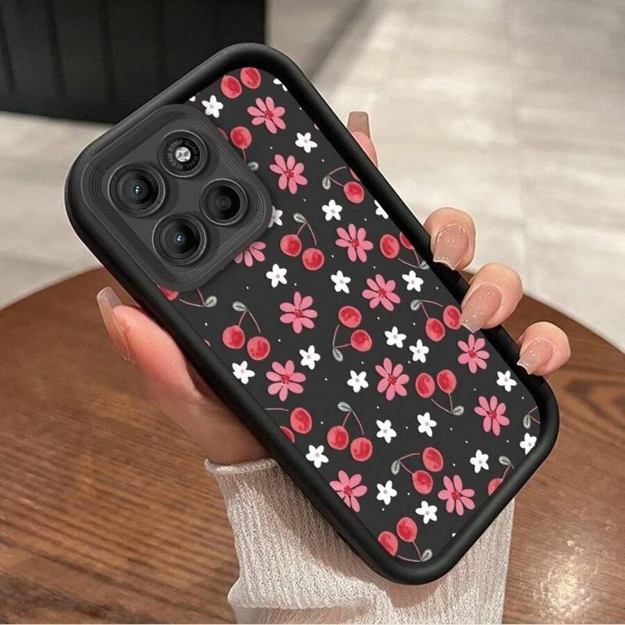 Funda para teléfono Edge (2025), Moto 2023, G86, Moto G85 5G, G84, G82, G75, G73 5G - Cubierta protectora para teléfono con un encantador estampado de cerezas rosas y florecitas, diseño de frutas primaverales sobre fondo blanco. - (Un color) 1 unidad por paquete - Ver 1