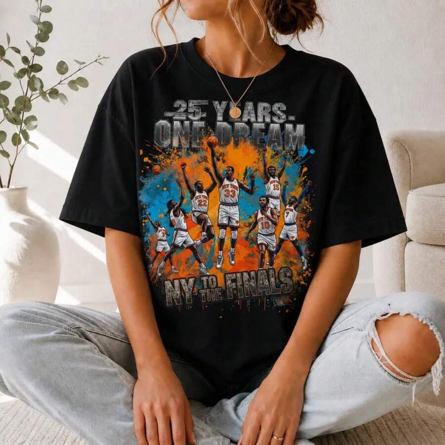 New York Knicks 25 Years One Dream NY To The Finals Basketball Team Graphic T-Shirt - 黑色 - 查看 1