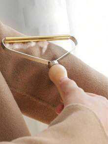 1 Pack Portable Manual Hair Remover, Handheld Easy Fabric Shaver Tool For Removing Lint From Clothes, Sofas, Carpets, Blankets And Pet Hair. Waterproof Rust-Proof Copper Blade Scraper, Random Color. - Multicolor - View 4