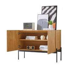 Aparador de dos puertas con patas metálicas, cómoda de diseño lineal, dimensiones: Alto 75 cm / Ancho 100 cm / Profundidad 40 cm - Color natural - Ver 5