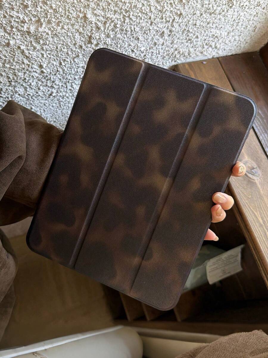 Niche Ins-Style Premium Vintage Amber Color Tri-Fold Cute Tablet Protective Case, Compatible With IPad 11th Gen/Pro 2025/10th Gen/Air 7/6, With Pencil Slot Anti-Bending, 11-Inch Unisex For Boys And Girls, Actual Product May Slightly Differ In Color Due To Lighting And Display - Brown - View 1