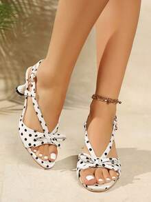 Damen Neue Französische Vintage Schwarz & Weiß Polka Dot Schleife T-Riemen Offener Rücken Weinglas Stiletto High Heel Sandalen, Sommer Europäischer & Amerikanischer Stil Offene Zehen Stiletto Absätze/T-Riemen + Frontschleife, Vorteilhafte Fußform & Beinverlängerungseffekt/Offener Rücken Schnallendesign, Leicht An- & Ausziehen, Weiche Lederinnensohle Kein Absatzreiben/Einzigartiger Weinglas Asymmetrischer Absatz, Stabil & Bequem, Geeignet für den Alltag & Dates - Schwarz und Weiss - Übersicht 4