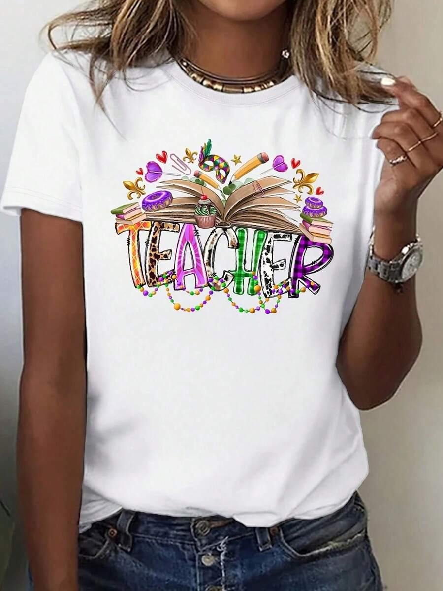 Camiseta de maestro con estampado colorido de libros y útiles escolares para la celebración del Día del Maestro - 220g