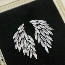 一對翼形水晶鑲嵌水鑽貼花，尺寸 65*4 mm – 彩虹色水晶貼片，可熨燙或縫製 – 用於婚紗、晚禮服、衣物和包包的 DIY 裝飾 - 翅膀 - 查看 8