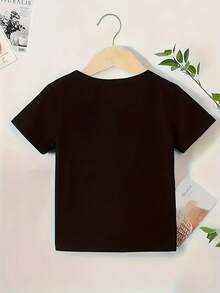 Camiseta de manga corta para niños con estampado de bandera y caña de pescar, moderna y creativa para primavera/verano, cuello redondo, estilo casual, adecuada para uso diario al aire libre - Negro - Ver 2