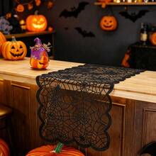 Camino de mesa de Halloween, decoración del hogar de estilo granja y gótico, decoración de mesa para fiesta de Halloween, con borde festoneado y patrón de telaraña de malla transparente, producto de decoración del hogar de temporada para interiores/exteriores - Varios estilos - Ver 1