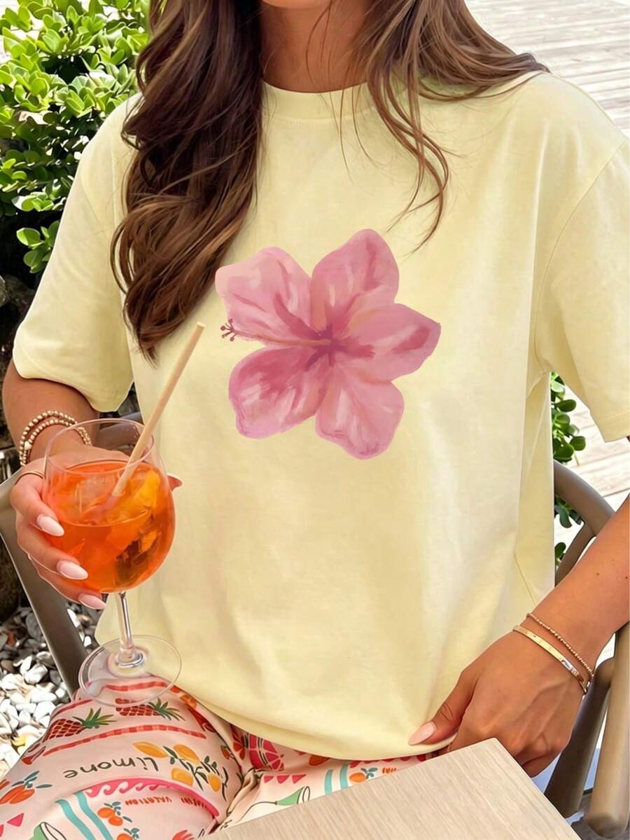 Women's T-Shirts: Loose-Fitting Round Neck T-Shirt With Hibiscus Print In Acid Wash Pink, Suitable For Summer, Beach And Casual Holidays. Women's Tops. Women's Sports T-Shirt. - 黃色 - 查看 1