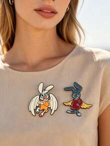 Pin de esmalte de conejo de dibujos animados clásico vintage, con alas de ángel y patrón de conejo, accesorio de moda, regalo ideal para amigos. - Multicolor - Ver 1