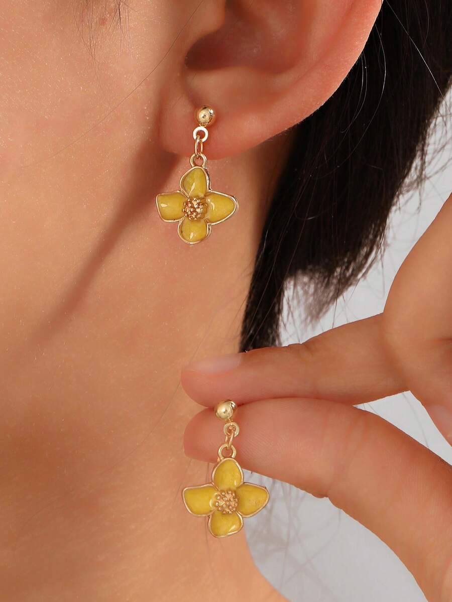 Fresh Minimalist Oil Drop Flower Pendant Stud Earrings, Sweet And Cute For Daily Wear - Yellow - View 1