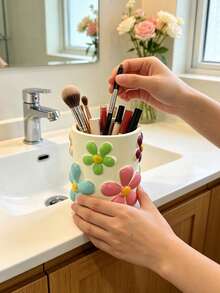 Cute 3D Flower Resin Makeup Organizer Cup, Decorative Countertop Caddy For Makeup Tools, Ideal For Bathroom Sink, Dressing Table & Influencer Vlog Makeup Setup Home Ornament - B - View 1