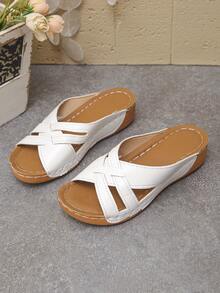 Nouvelles pantoufles blanches à la mode pour femmes avec sangles croisées, sandales à talon compensé et semelle épaisse, pantoufles compensées blanches confortables et légères, chaussures compensées pour femmes, style vacances d'été pour usage quotidien intérieur extérieur décontracté shopping, sandales pour femmes, chaussures grandes tailles pour femmes, pantoufles blanches pour la plage, cadeaux pour maman - Blanc - Voir 6