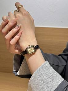 1件女款橢圓形羅馬數字休閒優雅石英手錶，適合日常配戴 - 黑色 - 查看 7