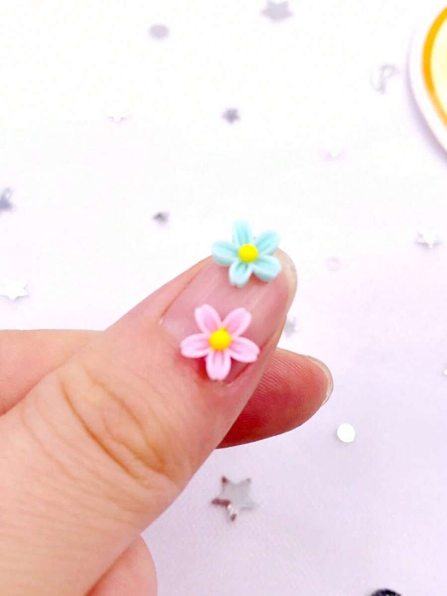 100pcs Random Mixed Color Resin 8mm 3D Flat Miniature Flower Design Nail Art Decor, DIY Scrapbook, Phone Case Decoration, Earring Accessories, Valentine's Day Handmade Jewelry - Miniature Flowers - View 1