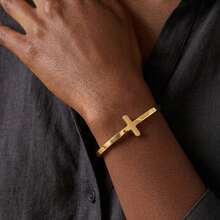 1pc Minimalist Fashion Stainless Steel Cross Bracelet, Suitable For Men's Daily, Holiday And Banquet Wear - Black - View 5