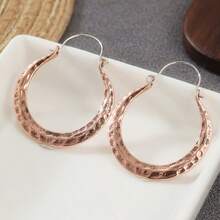 1 Pair Women's Elegant Luxury Hoop Earrings, Vintage Hammered Wavy C-Shaped Earrings, Copper Textured Open Round Earrings, Bohemian Asymmetrical Wavy Earrings, Suitable For Women's Daily Party Wear, Copper Material, Nickel-Free Plated, Suitable For Women's Daily And Banquet Occasions, 1 Pair - Rose Gold - View 4