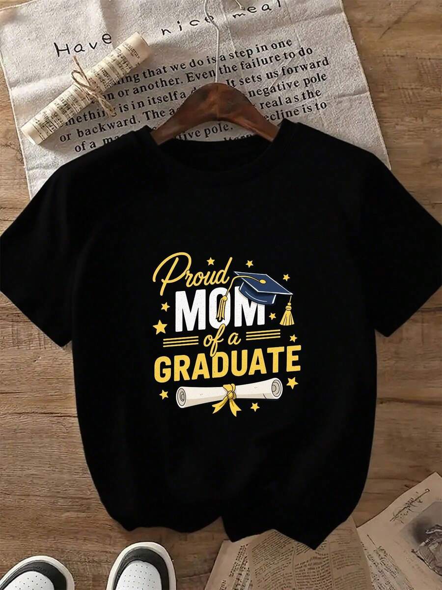 Proud Mom Of A Graduate T-Shirt - 100% Crew Neck Tee, 220G Heavyweight Comfortable Fabric, Casual Unisex Summer Shirt For Graduation Party, Perfect Gift For Proud Parents, Family Celebration - 黑色 - 查看 1