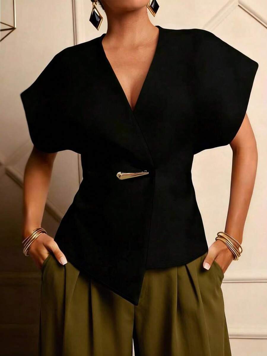 Plus Size Women's Spring/Summer Top, Daily Wear, Commuting And Office Occasions, Solid Color Asymmetric Hem Single Button Vest Top Black