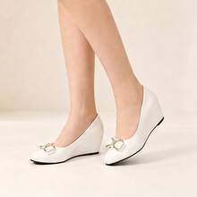 Geeyea Women's Patent Wedge Heel Pumps, Rhinestone Bow Round Toe Shoes For Work, Office & Daily - 白色 - 查看 4