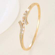 1pc Elegant French Minimalist Asymmetric Zirconia Inlaid Open Bangle Bracelet For Women, Eye-Catching Personalized Accessory For Party, Gathering And Outing - Bracelet - View 9