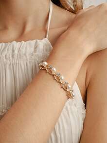 Nocturel 1pc Mewah Paduan Seng Mutiara Imitasi & Dekorasi Berlian Imitasi Detil Daun Gelang Rantai Untuk Wanita Untuk Kehidupan Sehari-hari - Yellow Gold - View 2
