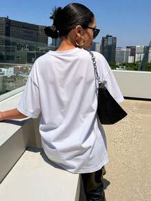 Women's White T-Shirt With A Black Cat Face Print With Big Eyes, Cute Kawaii Animal Style, Short Sleeves, Round Neck, Casual For Everyday Wear, Summer And Spring Gift - 黑色 - 查看 3