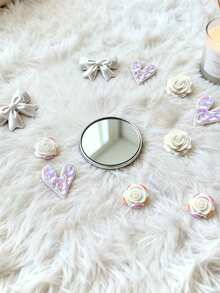 18 Stück niedliche Schuh-Charms, Rosen-Herz-Schleife im luxuriösen Stil, ABS-Harz, DIY-Schuhdekoration, Strand, Alltag, Urlaub - Weiss - Übersicht 7