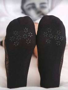 5 Pasang Kaos Kaki Wanita Renda Tak Terlihat Musim Panas Transparan Pendek Tanpa Terlihat Set Kaos Kaki Pendek Putih Silikon Anti Selip (Tanpa Kartu Kertas) - MultiWarna - View 5
