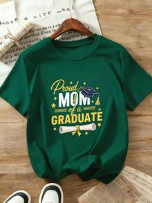 Proud Mom Of A Graduate T-Shirt - 100% Crew Neck Tee, 220G Heavyweight Comfortable Fabric, Casual Unisex Summer Shirt For Graduation Party, Perfect Gift For Proud Parents, Family Celebration - 綠色 - 查看 1