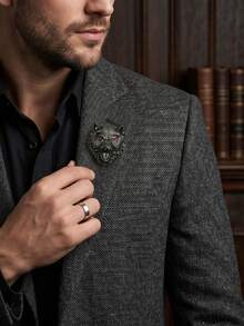 1pc Vintage Metal Wolf Head Brooch For Men, Personalized Animal Shaped Lapel Pin, Fashion Clothing Accessory, Cool Style - Black - View 8