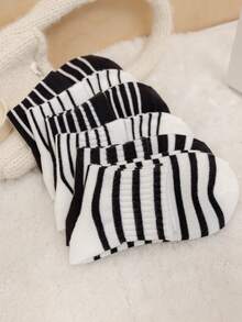 6 Pairs Black And White Versatile Simple Mid-Calf Socks - Black and White - View 5