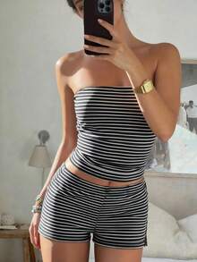 Conjunto feminino sexy de top bandeau listrado e shorts para férias de verão na praia. - listras pretas e brancas - Ver 4