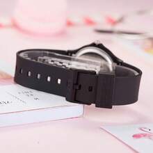 Casio MQ-24-1BLDF 全黑樹脂極簡石英手錶 大數字錶盤 30M防水 超薄休閒學生日常腕錶 - 均碼 - 查看 5